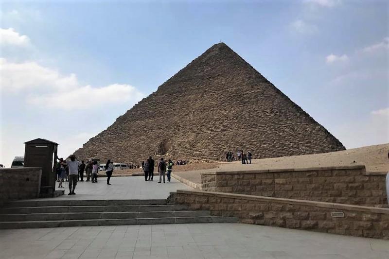こちらがもっとも大きいクフ王のピラミッドです