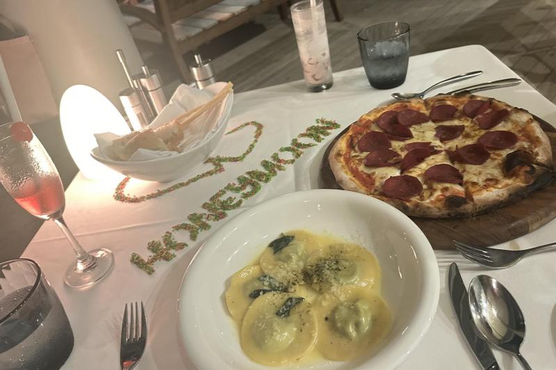 うれしいハネムーンセットのディナータイム！ 