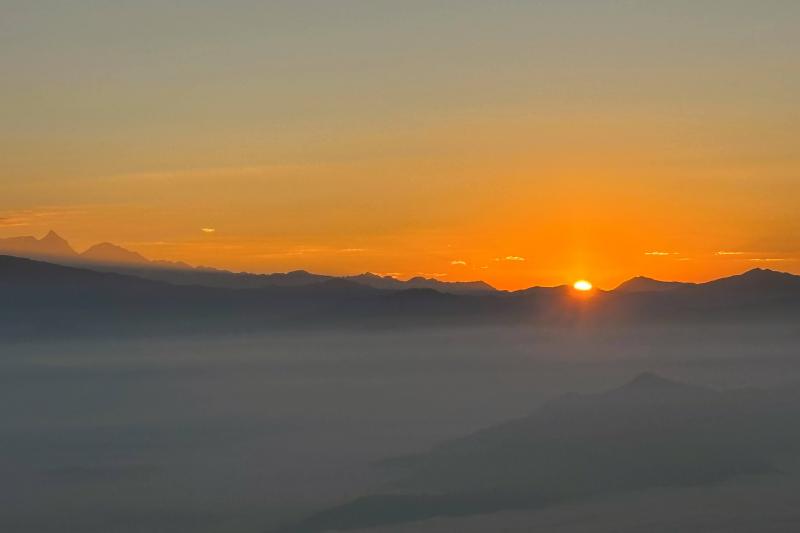 ナガルコットの朝日
