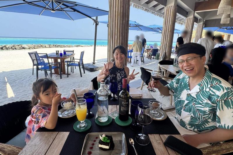 ビーチクラブレストランでランチ