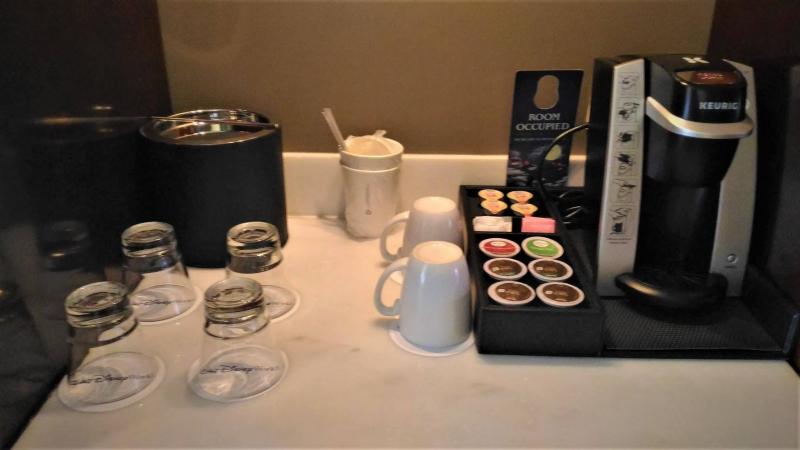 ミニバーのコーヒー＆紅茶サービス