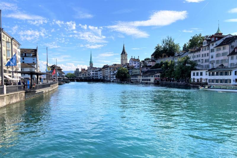 スイス最大の都市チューリッヒは最初に訪れた場所です