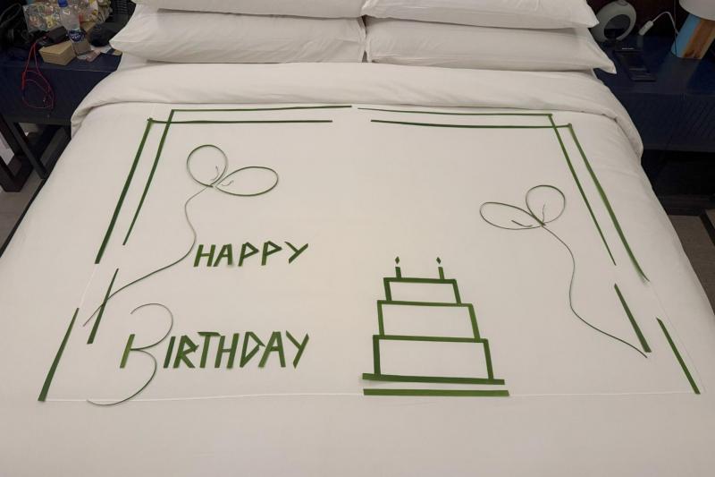 誕生日のベッドメイキング