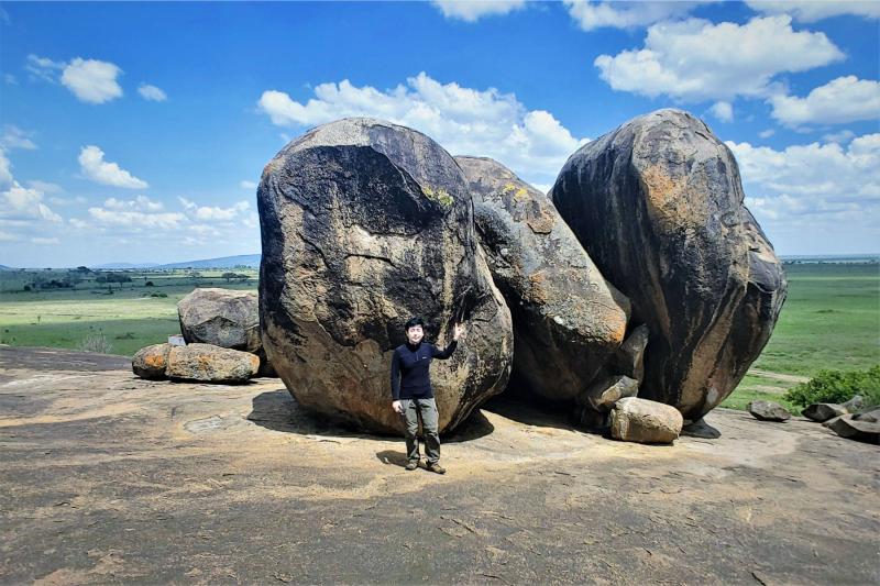 セレンゲティ国立公園内の巨岩「ゴングロック（Gong Rock）」