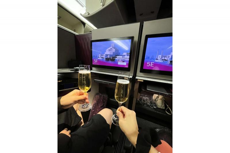 カタール航空のQスイートは座席が広くて快適なことはもちろん、ご飯も美味しくて最高のフライトでした！