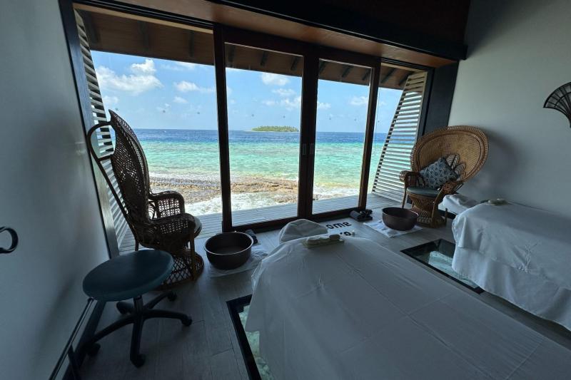 ベッドの下に、海が見えます！