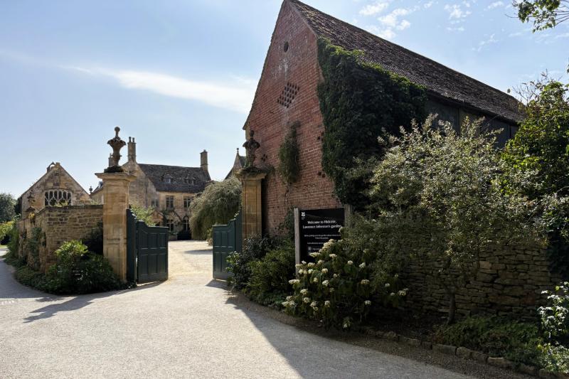 レンタカーでコッツウォルズ地方へ