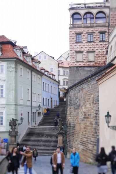プラハ城へ続く階段！