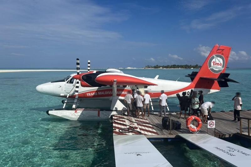 水上飛行機でジャワカラに到着！