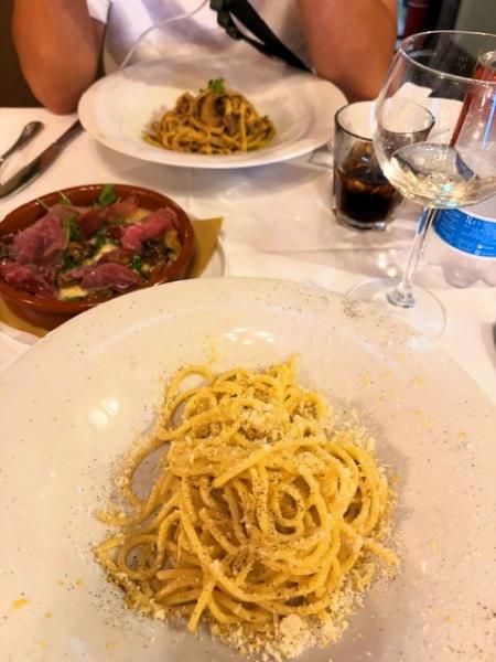 カチョエペペというお店のカチョエペペ（ローマ発祥のチーズと黒コショウのパスタ）。スタッフさんが可愛くて、パスタもすごくおいしかった