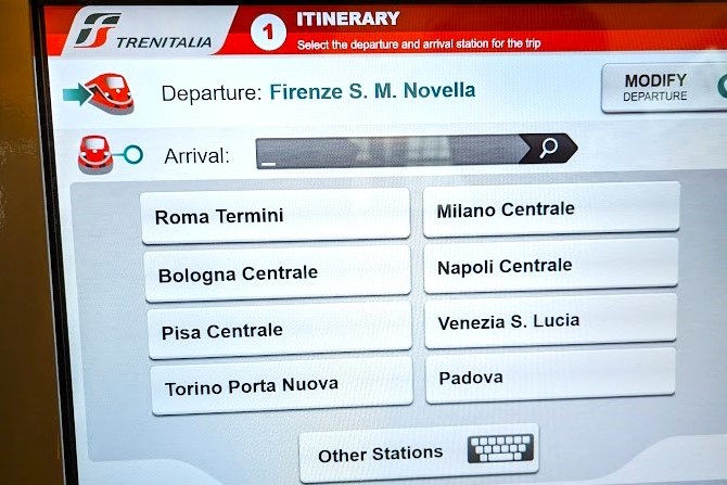 2. 目的地を選択。今回は左側の上から3番目のピサ中央駅（Pisa Centrale）を選択