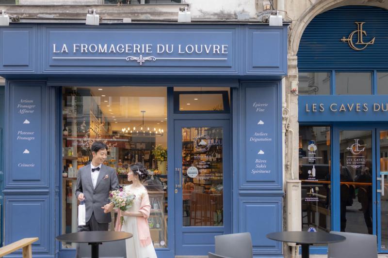 ルーブル近くのチーズ専門店「La Fromagerie du Louvre」の店外