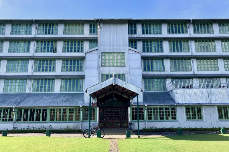 9世紀の紅茶工場の姿を残すホテルの外観