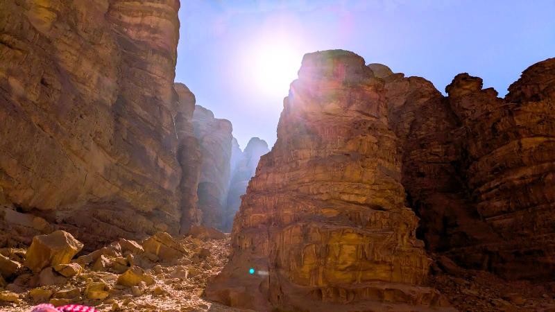 戦闘シーンで使われそうな奇岩