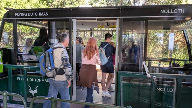 フライング ダッチマン ケーブルカーに乗って登ります