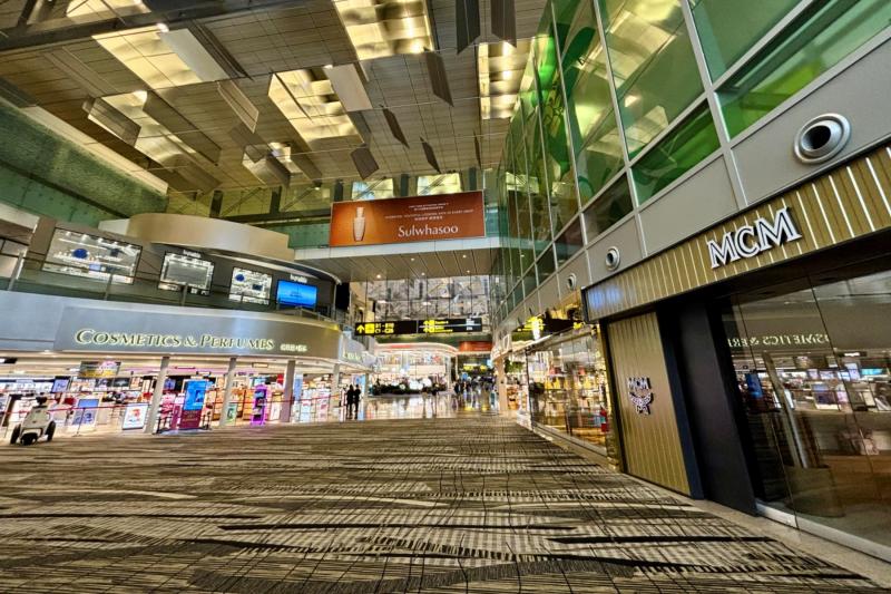 チャンギ国際空港は広い！ 広過ぎる！！