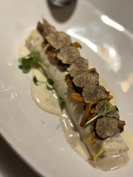 鳥のミンチをクレープで包んだような、カネロニロッシーニという料理。忘れられないお料理に出会ってしまった！