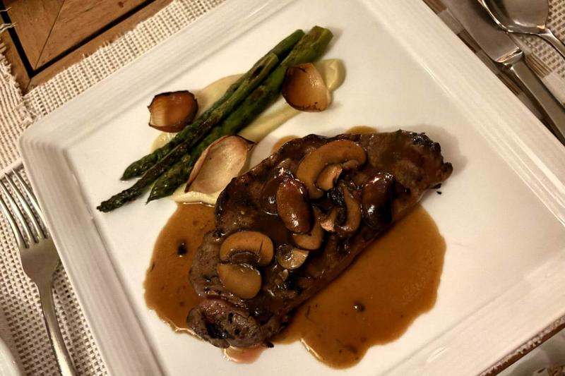 食べ応えのある量のお肉ですが、柔らかくて美味しかったです