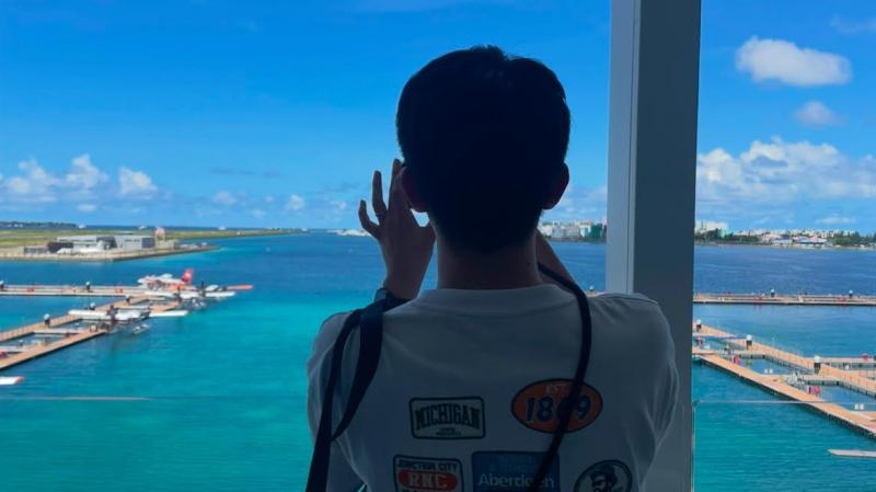 ラウンジから見える美しい海