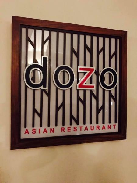 アジアレストラン「dozo」。日本語で「どうぞ」という意味です