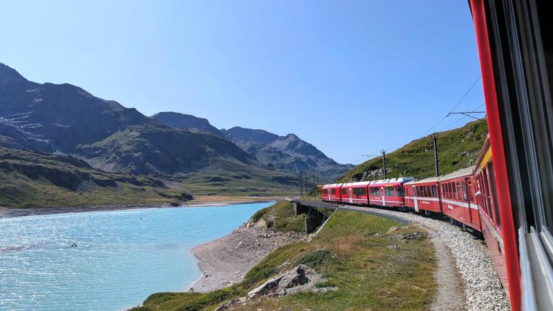 スイス鉄道旅（氷河特急に乗車）