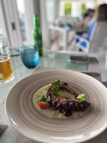 「Sunset Pool Café」でのランチ