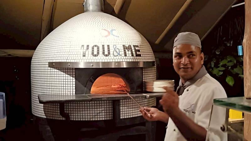 YOU&MEのロゴが入った窯