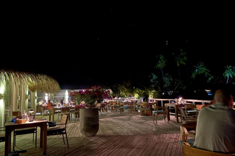 ローマで案内された席です。下は海なので魚がたくさん泳いでました。星も本当にきれいです。