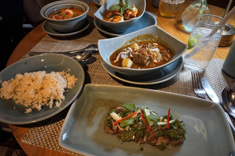 ベンジャロンでの夜ご飯。本格的なタイ料理で見た目もオシャレでタイに旅行した気分でした！