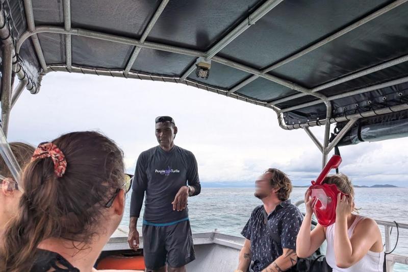 船上でも再度確認。装備を付けたらシュノーケリングスタート