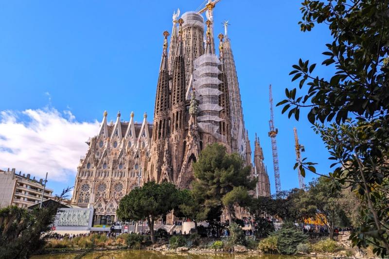 バルセロナサグラダファミリアに感動！ 街歩きとバル巡りが楽しい芸術都市です。