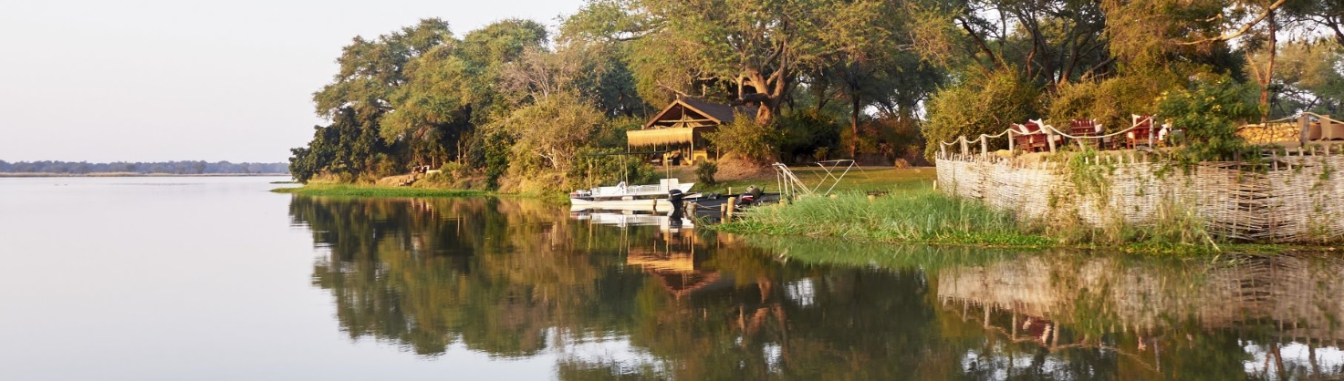 Lower Zambezi National Park HOTEL|ロウワーザンベジ国立公園 ホテル