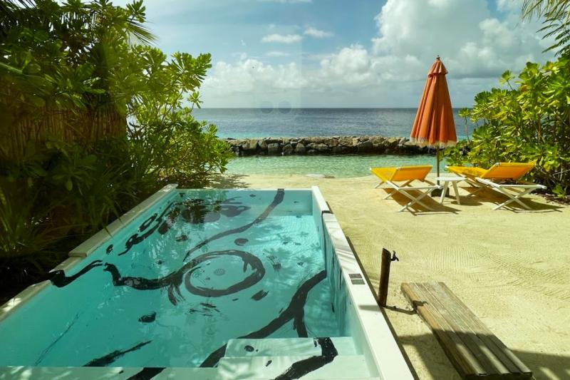 プールもアーティスティック