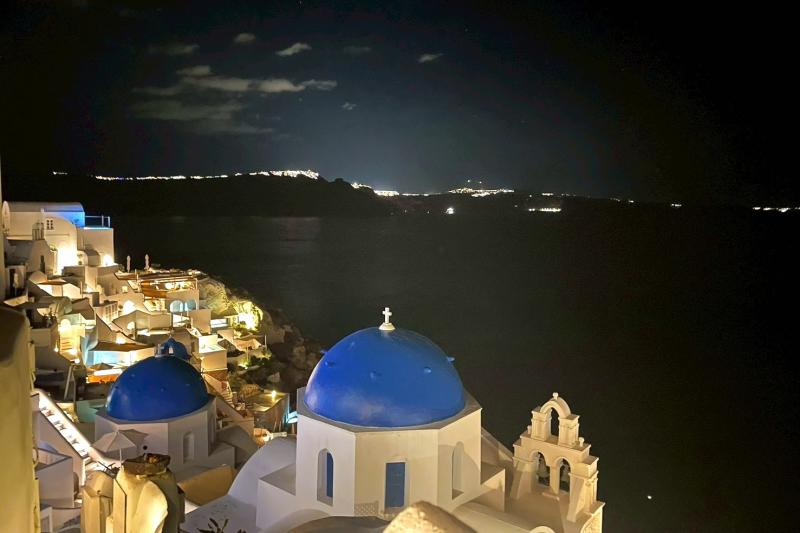 サントリーニ島・イアの夜景