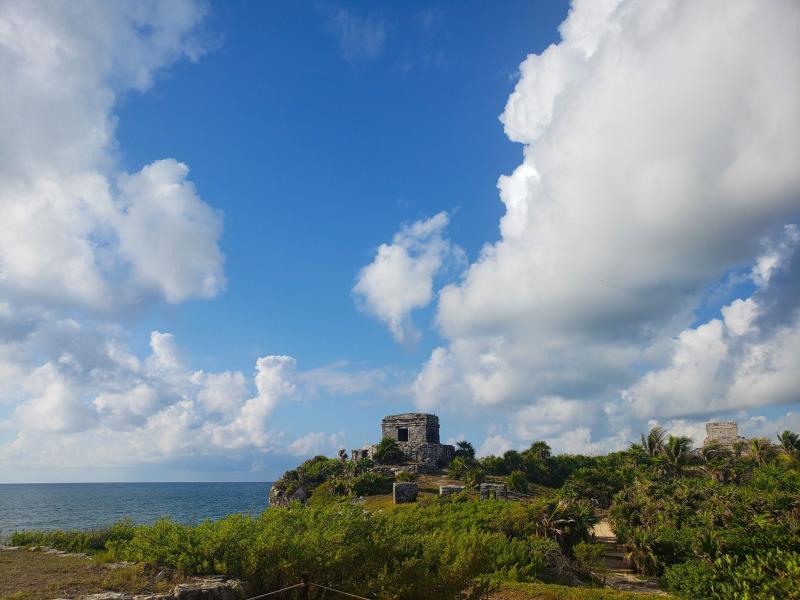 遺跡からのカリブ海の眺めはとてもキレイです