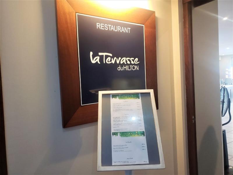 ホテル内の唯一のレストラン「ラ テラス La Terrasse」