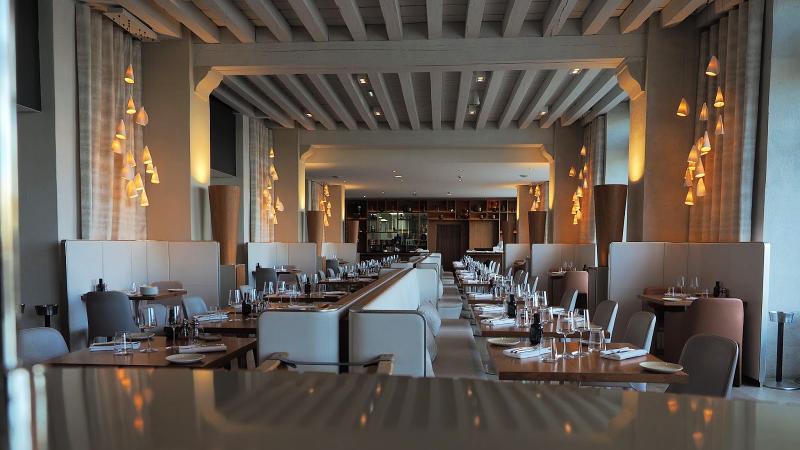 ホテルのメインダイニング、エポナ