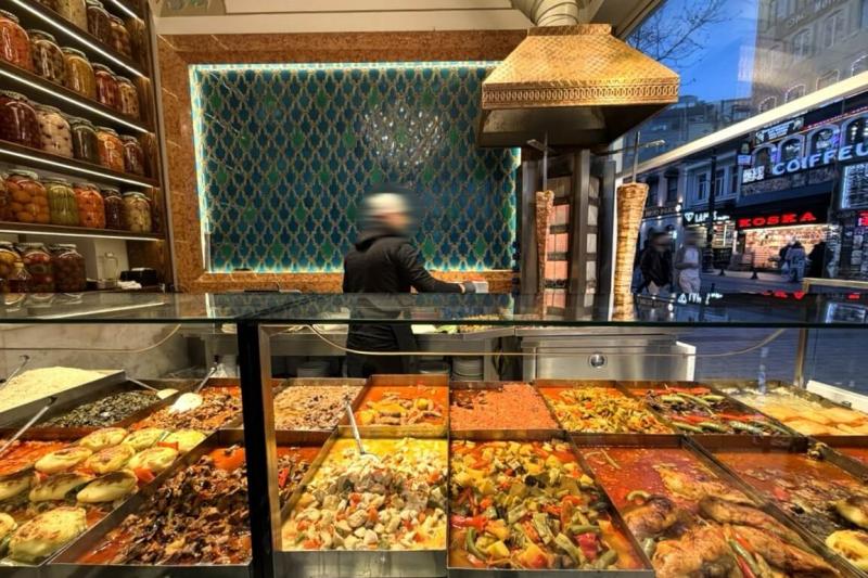 イスタンブールにあるロカンタ（大衆食堂）