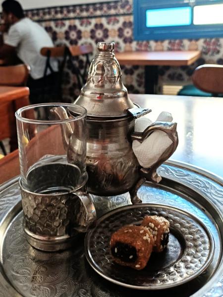 歩き疲れた身体にしみるミントティー