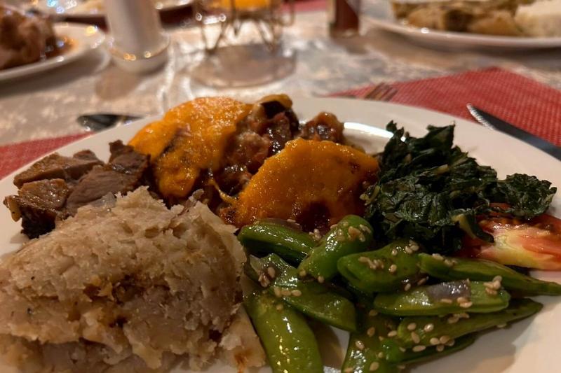 ケニアのロッジでの晩御飯。野菜もたくさんあり美味しかったです