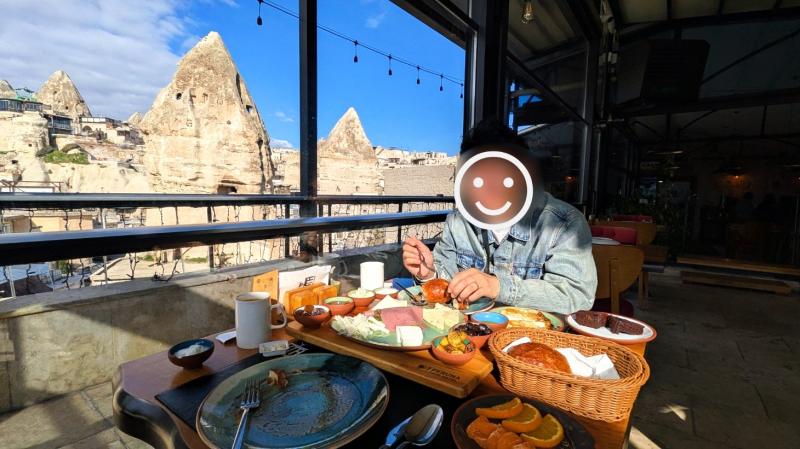 ホテルの朝食は眺めの良い席で、毎日しっかりとした量を提供いただきました