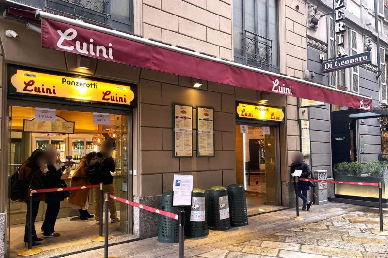 ルイーニの外観。毎度長蛇の列ですが、朝一だと混んでいません
