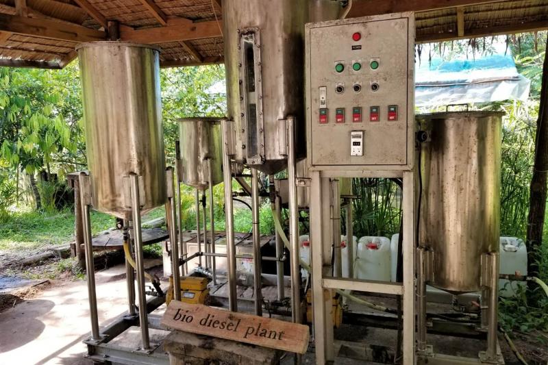 こちらの機械は食事を作るときに使った食用油などを使って、燃料用のオイルにしているということでした