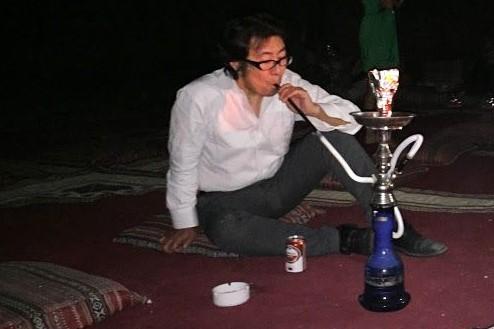 中東では人気の水タバコも体験できます。ドバイ観光局の方も体験していました！