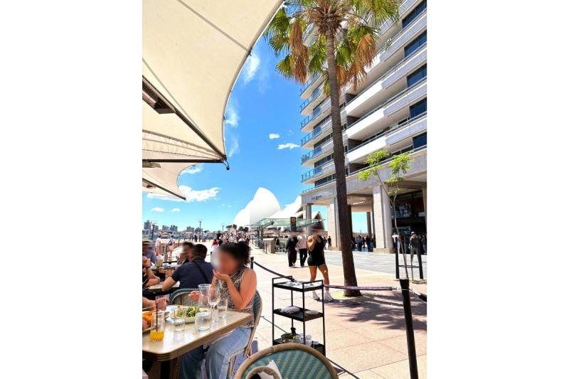 シドニー（中央にオペラハウス）