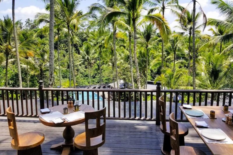 カペラ ウブドで過ごす、森の中での思い出深い食事タイム