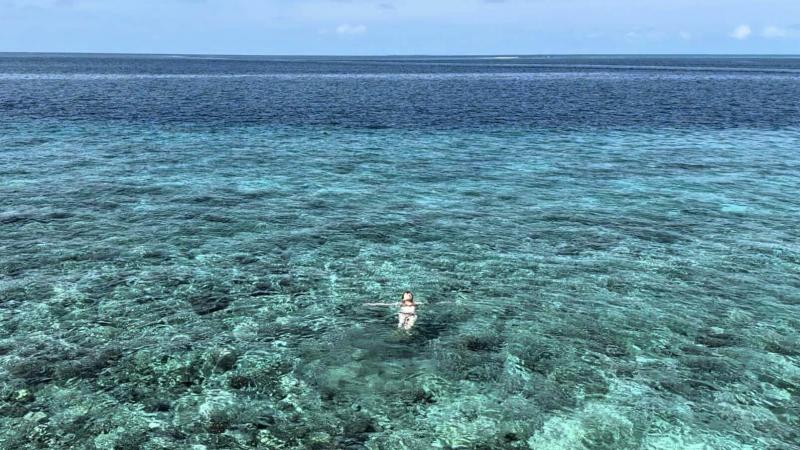 ヴィラの前の海は穏やかで、透明度が抜群でした