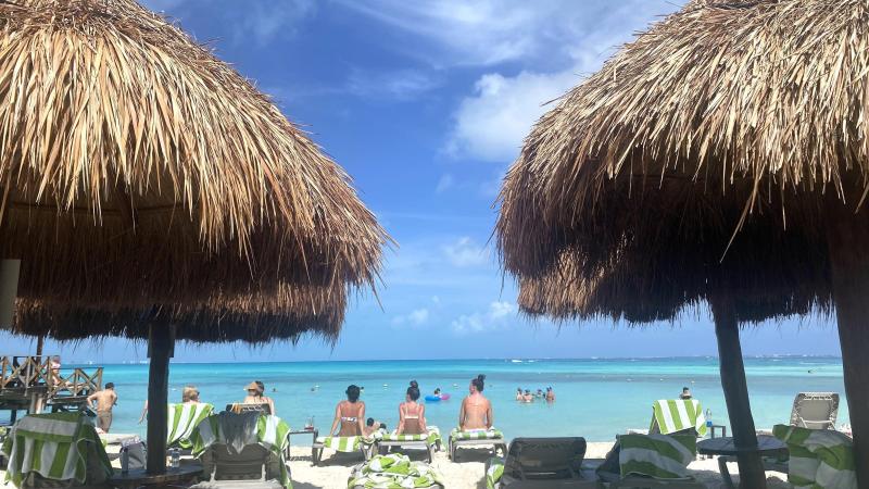 今回の旅の目的地、ここはカリブ海リゾート、カンクン！