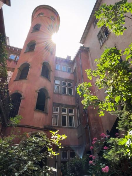 バラ色の塔は写真映えしますね！！