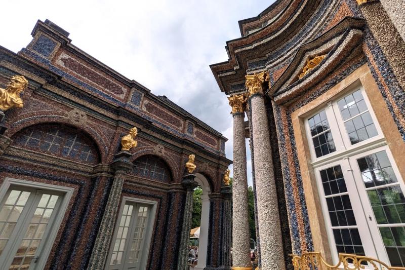 新宮殿の装飾は一見の価値ありです！